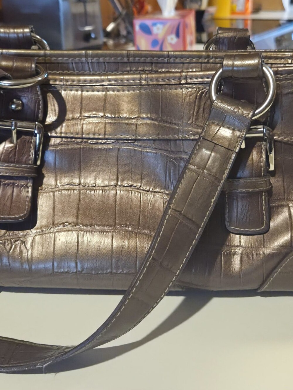 East 5thClassic Croc-Embossed Shoulder Bag in Dark Brown With A Met¹allic Sheen